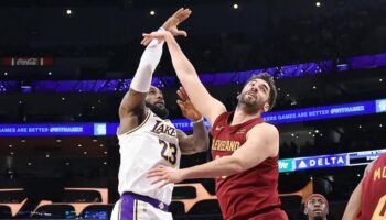 Lakers Cavaliers contratação treinador