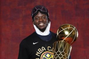 Nuggets troca Reggie Jackson