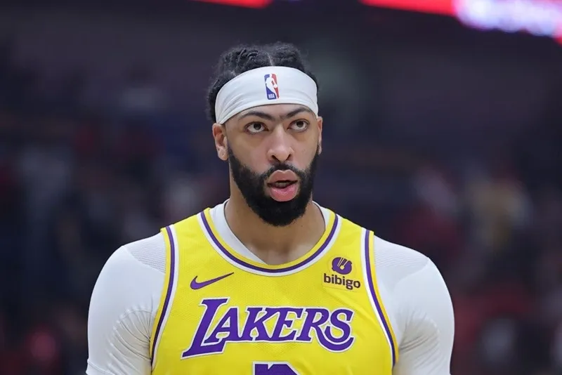 Anthony Davis jogadores Lakers troca