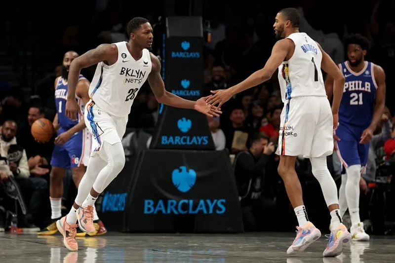 Finney-Smith Mikal Bridges troca