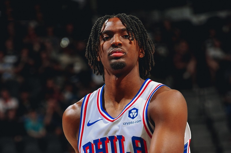 76ers contra Tyrese Maxey