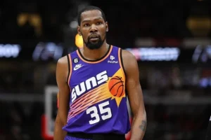 Kevin Durant tem lesão e vira problema no Suns