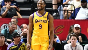 Bronny James camisa NBA