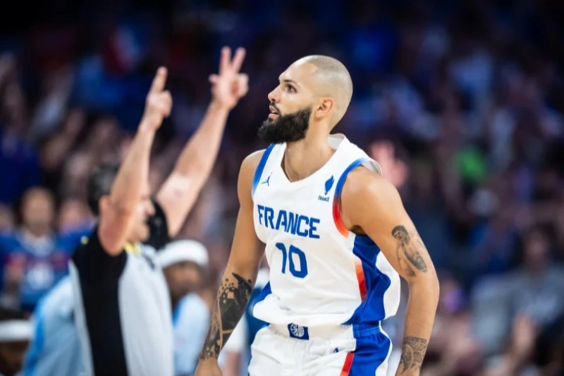 Evan Fournier Pistons Olimpíadas