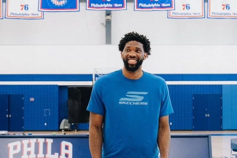 joel embiid 76ers contrato