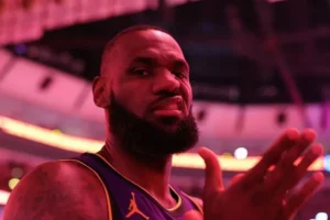 LeBron James marca NBA