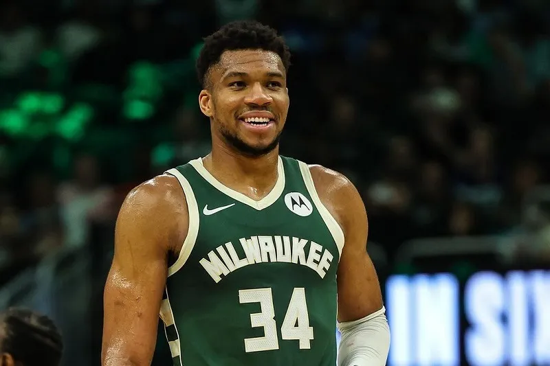 giannis antetokounmpo jogador nba