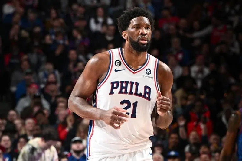 joel embiid lesão 76ers