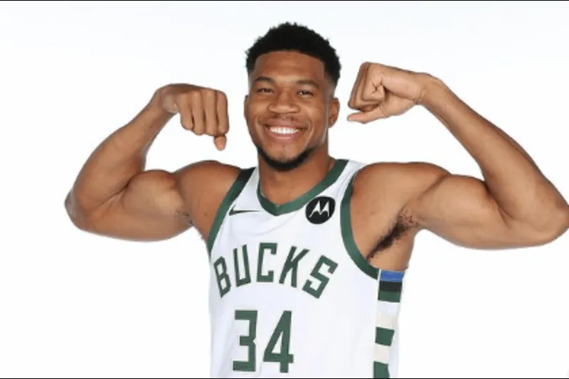 troca Giannis Antetokounmpo Bucks