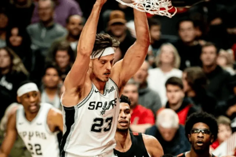 NBA multa jogador Spurs