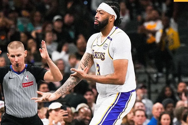 Anthony Davis Lakers Spurs