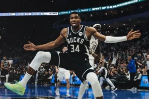 Giannis Antetokounmpo Bucks NBA