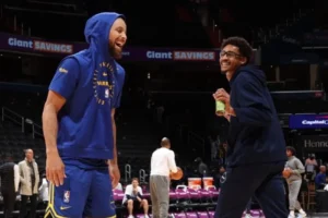 Stephen Curry sobre Jordan Poole no Wizards: "O céu é o limite”