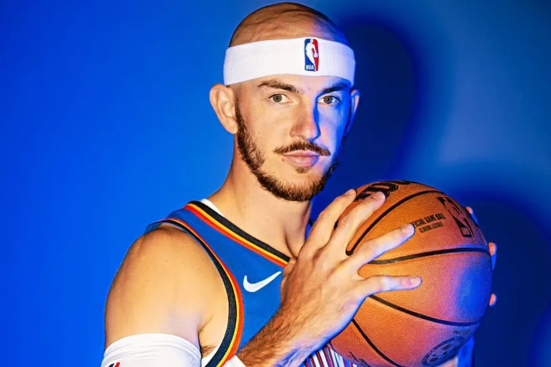 Alex Caruso compara o Thunder com o Lakers campeão na bolha