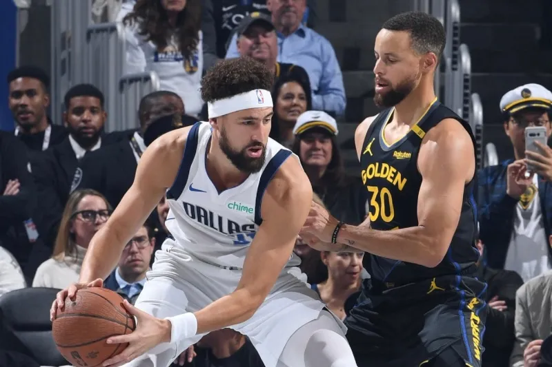 Segundo jogador, Stephen Curry ficou irritado com Klay Thompson