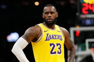 LeBron James lesão Lakers