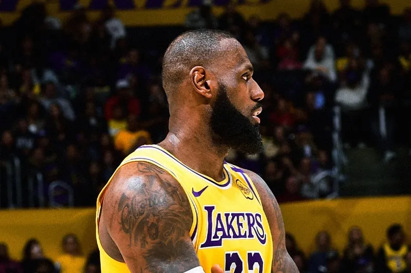 LeBron James Lakers 76ers