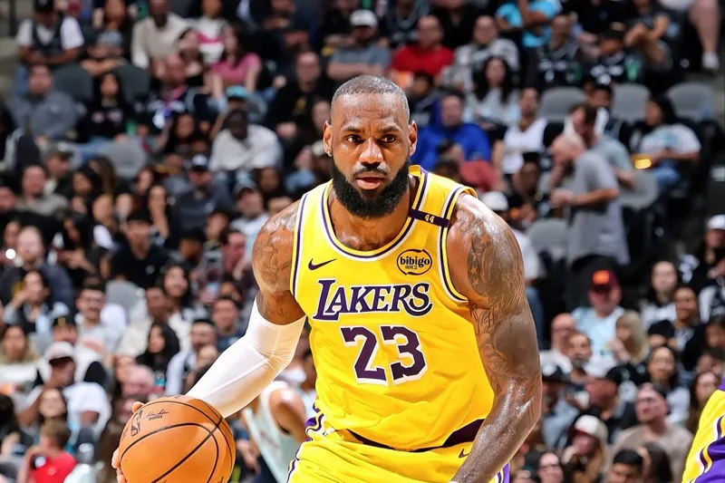 LeBron James Lakers Spurs