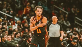 Trae Young reserva Hawks