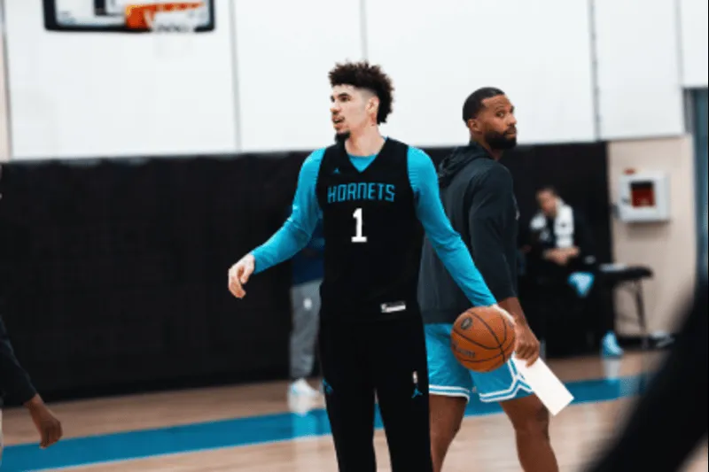 lesão lamelo ball hornets