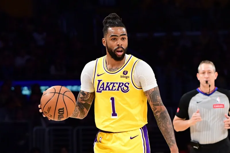 D'Angelo Russell troca Lakers