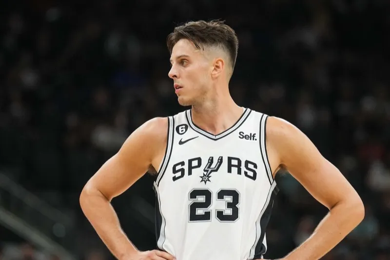 Jogador Spurs multa NBA