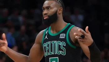 Jaylen Brown arbitragem Celtics