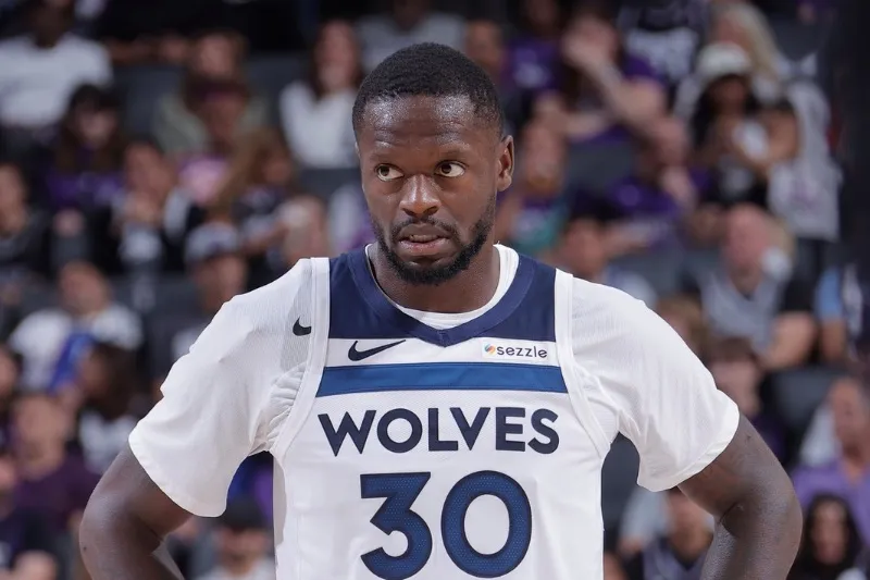 Timberwolves troca Julius Randle