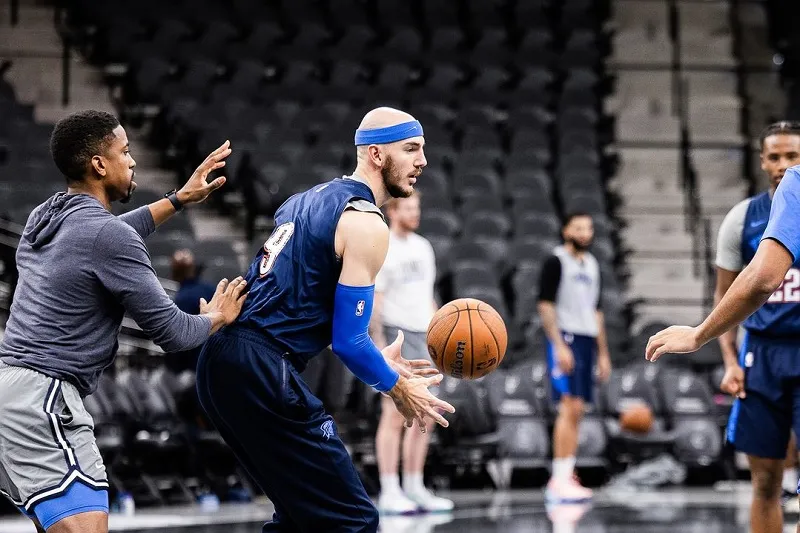 contrato alex caruso thunder