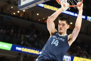 Grizzlies lesão Zach Edey