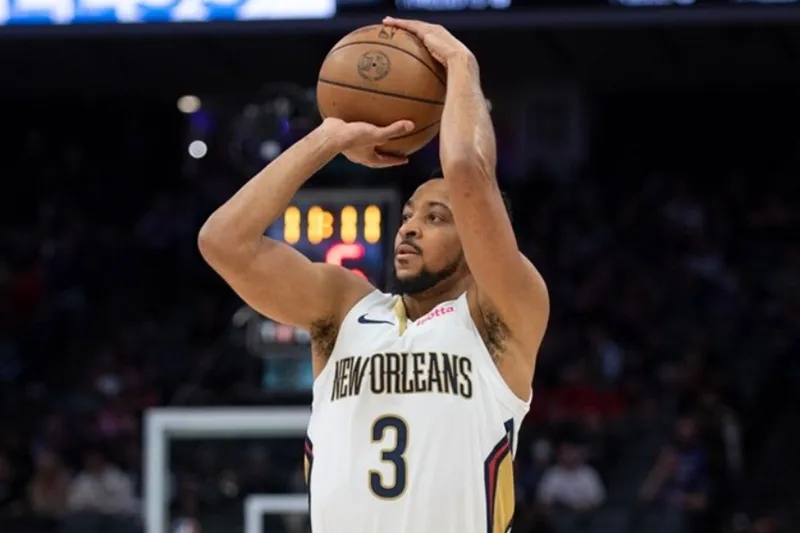 pelicans troca cj mccollum