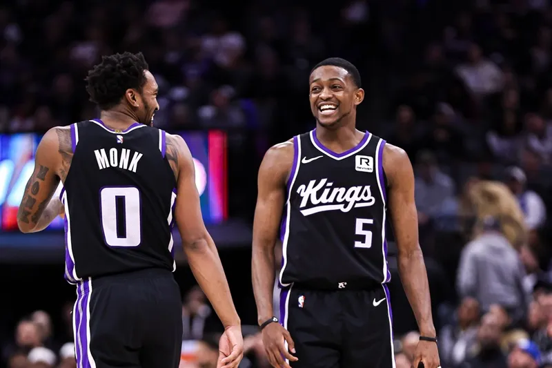 Spurs troca De'Aaron Fox