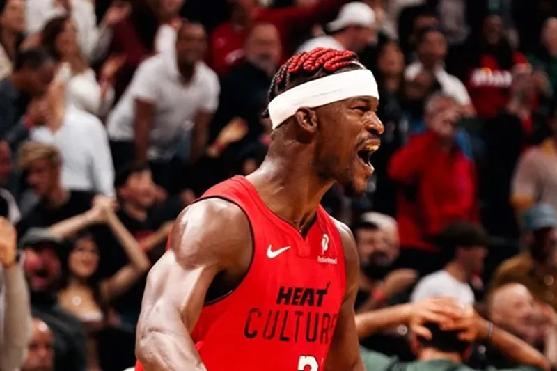 suspenso Jimmy Butler Heat