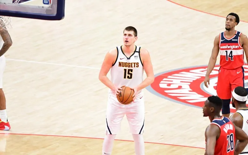 Chris Paul Jokic e LeBron James quebram recordes na NBA