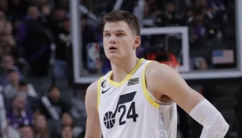 Lakers troca pivô Jazz