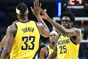 Agente livre Myles Turner