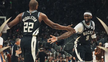 Khris Middleton troca Bucks