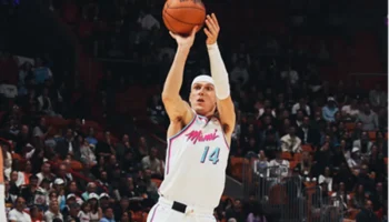 tyler herro stephen curry
