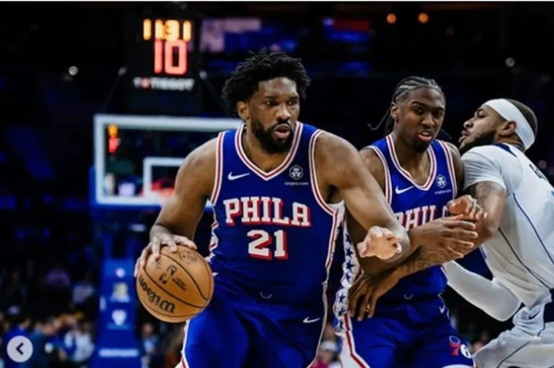 Joel Embiid 76ers Mavericks