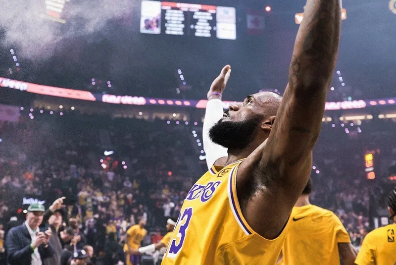 LeBron James Lakers Blazers