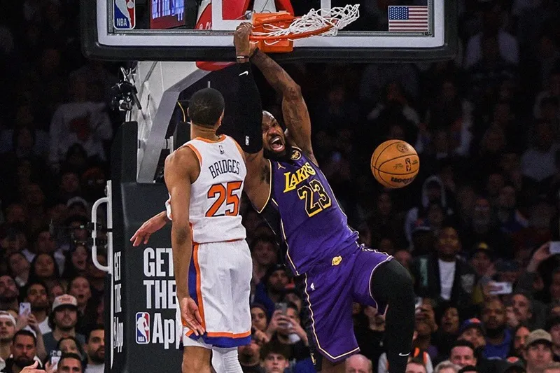 LeBron James Lakers Knicks