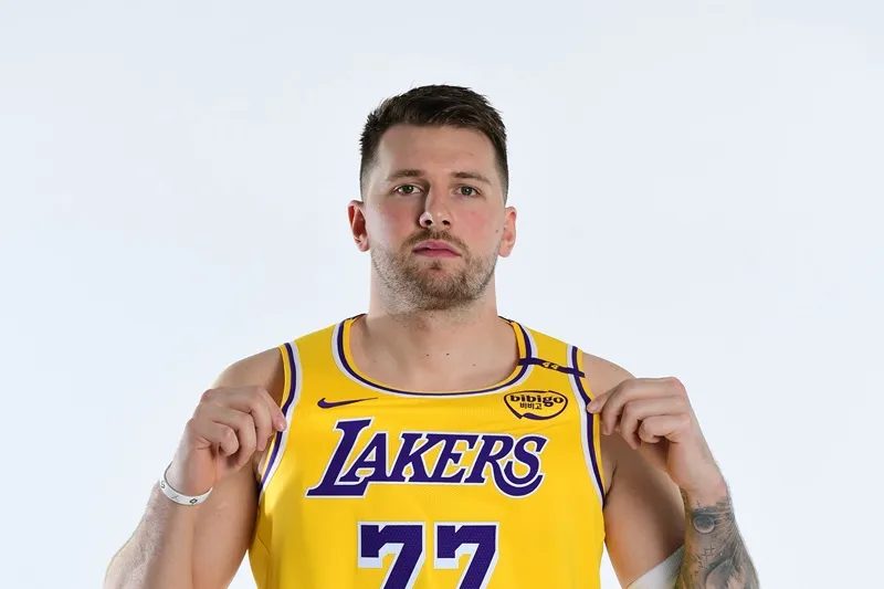 troca Luka Doncic Lakers