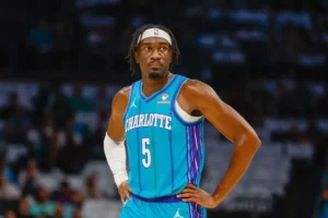 Mark WIlliams troca Lakers