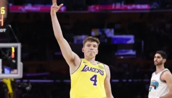 Dalton Knecht troca jogador