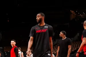 Heat troca Andrew Wiggins