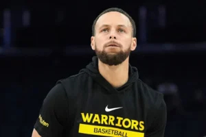 Stephen Curry volta Warriors