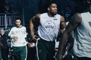 Giannis Antetokounmpo LeBron James