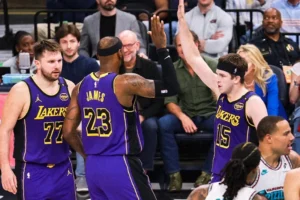 Austin Reaves Lakes Grizzlies