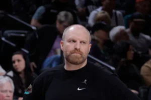 Grizzlies técnico Taylor Jenkins