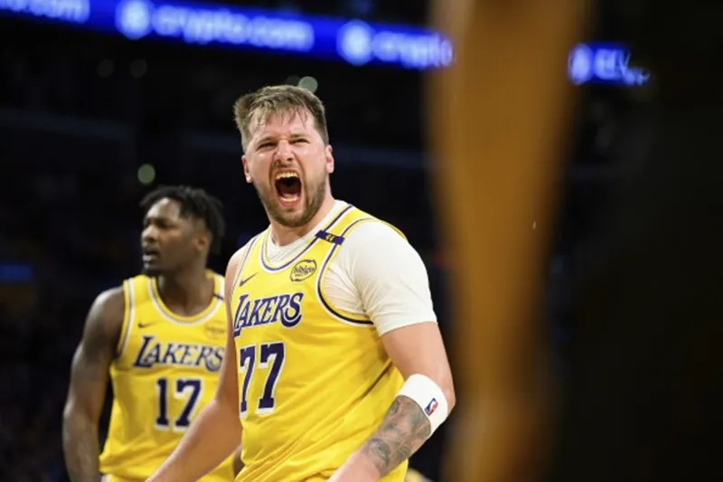 Luka Doncic Lakers troca